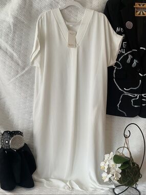 Bella Vita Cream V-Neck Tunic Dress